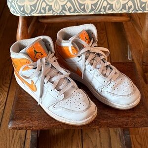 Nike Kids Sneakers in Gray and Orange